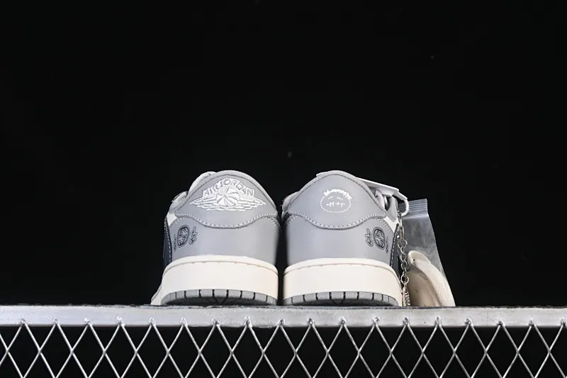 All categories Air Jordan Jordan series basketball shoes Air Jordan 1 Low High-end customized low-top sneakers Travis Scott x Fragment Design x Air Jordan 1 Low OG SP AJ1 Joe 1 Gucci joint smoke gray dark blue hook low-top cultural casual sneakers LD2025-023
